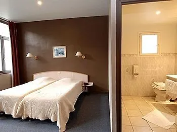 Les Frangins Hotel
