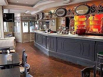 Les Frangins Hotel 2*