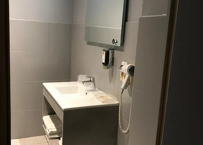 Hotel Les Frangins 2*